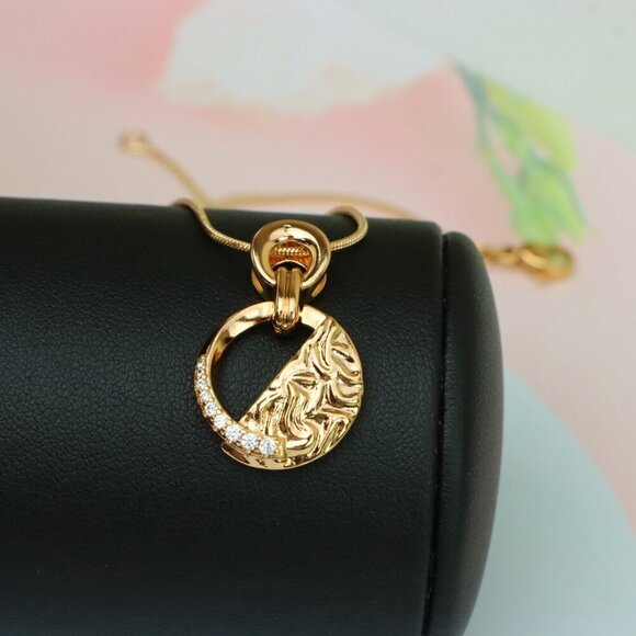 "Textured Circle Rose Gold Pendant with Crystals, XPPT1583 - Picture 12 of 13